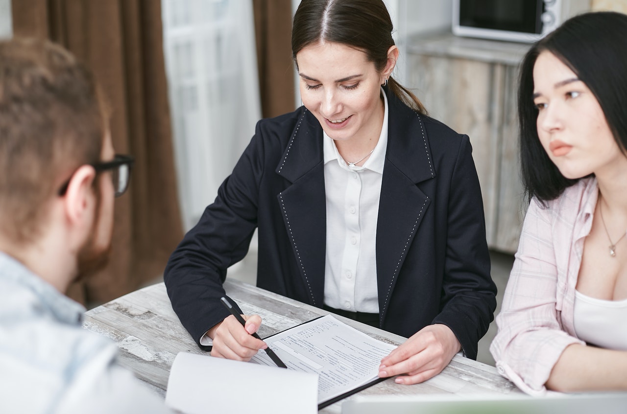 Important Factors Lenders Consider in Personal Loan Applications
